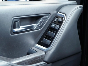 Внедорожник Toyota Land Cruiser 2021 года, 7799077 рублей, Москва