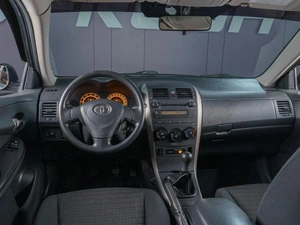 Седан Toyota Corolla 2008 года, 699000 рублей, Сургут