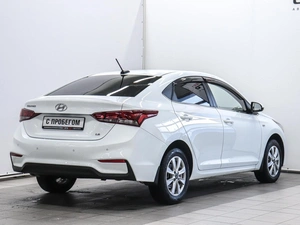 Седан Hyundai Solaris 2017 года, 1250000 рублей, Красноярск
