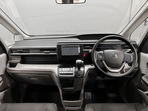 Минивэн Honda Stepwgn Spada 2017 года, 1515000 рублей, Красноярск