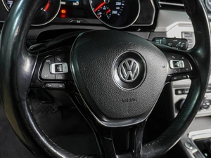 Седан Volkswagen Passat 2017 года, 1889000 рублей, Воронеж