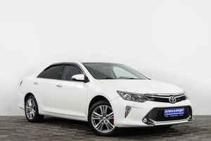 Седан Toyota Camry 2017 года, 2199000 рублей, Сургут