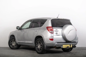 Внедорожник Toyota RAV4 2011 года, 1499000 рублей, Томск