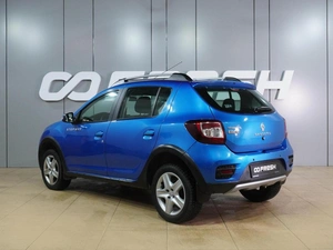 Хетчбэк Renault Sandero 2017 года, 1020000 рублей, Воронеж