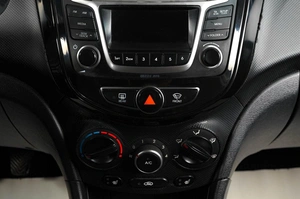 Седан Hyundai Solaris 2015 года, 799000 рублей, Тюмень