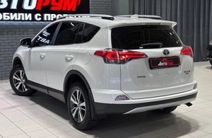 Внедорожник Toyota RAV4 2018 года, 2657000 рублей, Красноярск