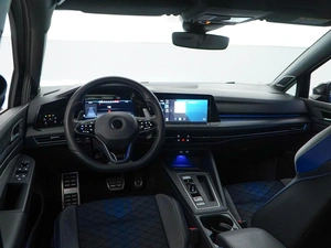 Универсал Volkswagen Golf R 2021 года, 5399077 рублей, Москва