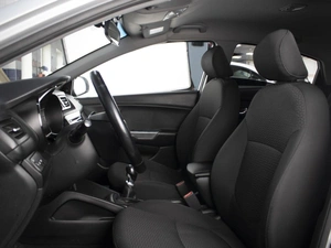Седан Kia Rio 2016 года, 880000 рублей, Омск