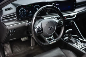 Седан Kia K5 2020 года, 2390000 рублей, Красноярск