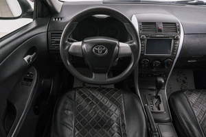 Седан Toyota Corolla 2010 года, 899000 рублей, Красноярск