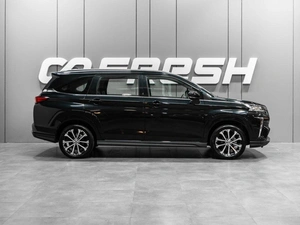 Минивэн Toyota Veloz 2023 года, 4249000 рублей, Тюмень