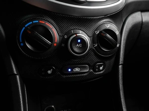 Седан Hyundai Solaris 2013 года, 819000 рублей, Воронеж