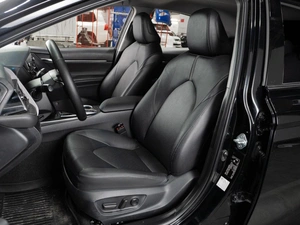 Седан Toyota Camry 2021 года, 2999000 рублей, Тюмень