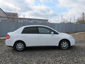 Седан Nissan Tiida Latio 2011 года, 530000 рублей, Красноярск