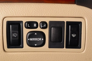 Седан Toyota Avensis 2006 года, 1049000 рублей, Тюмень