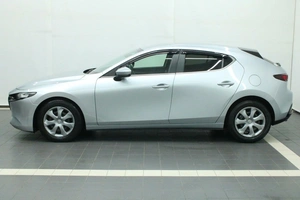 Хетчбэк Mazda 3 2021 года, 1395000 рублей, Красноярск