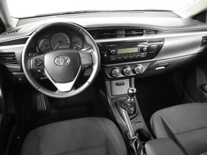 Седан Toyota Corolla 2014 года, 1045100 рублей, Казань