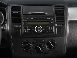 Седан Nissan Tiida 2012 года, 745000 рублей, Омск