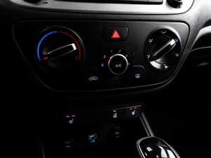 Седан Hyundai Solaris 2019 года, 1249000 рублей, Тюмень