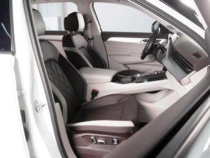 Внедорожник Volkswagen Tavendor 2023 года, 4869000 рублей, Красный Пахарь
