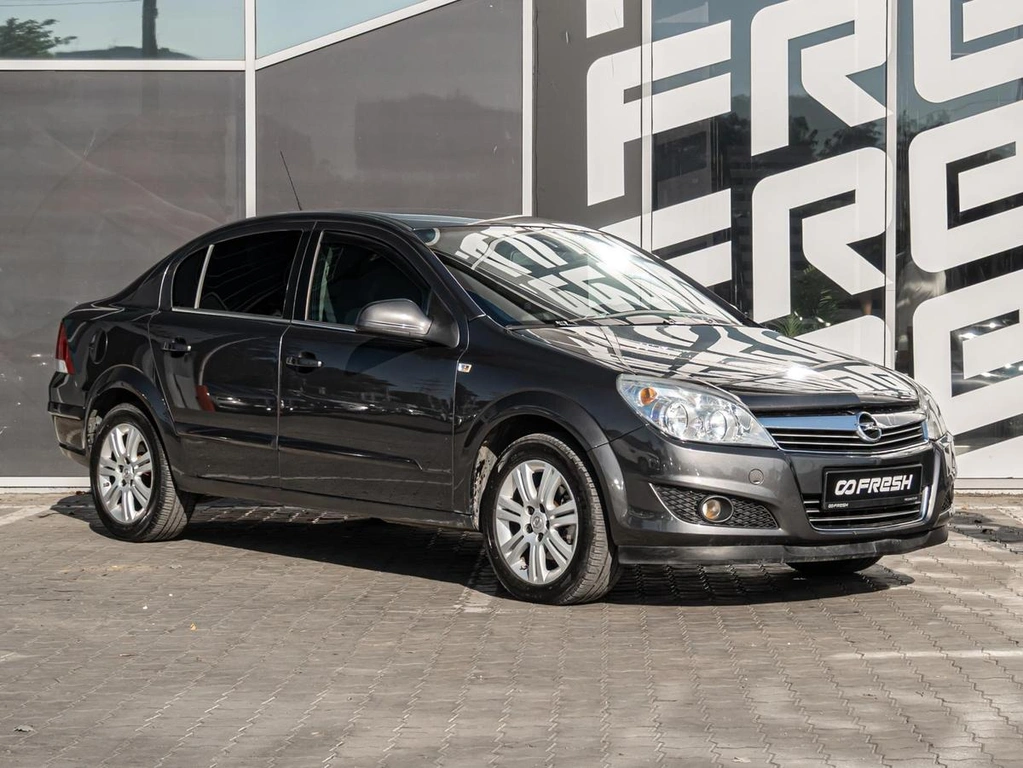 Седан Opel Astra 2012 года, 780000 рублей, Краснодар