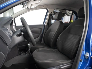 Седан Renault Logan 2015 года, 625000 рублей, Омск