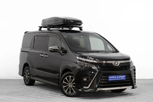 Минивэн Toyota Voxy 2018 года, 2649000 рублей, Барнаул