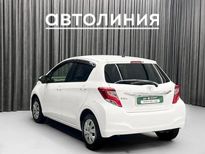 Хетчбэк Toyota Vitz 2016 года, 809000 рублей, Красноярск