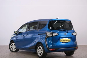 Минивэн Toyota Sienta 2015 года, 1299000 рублей, Омск