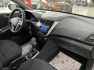 Седан Hyundai Solaris 2013 года, 897000 рублей, Солонцы