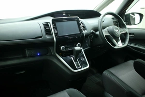 Минивэн Nissan Serena 2018 года, 1995000 рублей, Красноярск