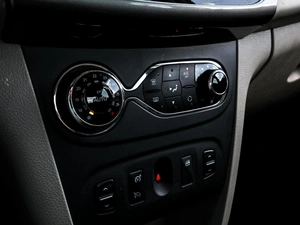 Седан Renault Logan 2015 года, 889000 рублей, Волгоград