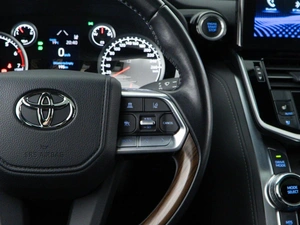 Внедорожник Toyota Land Cruiser 2022 года, 11027444 рублей, Москва