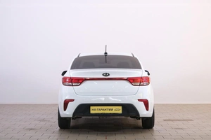 Седан Kia Rio 2018 года, 1029000 рублей, Омск