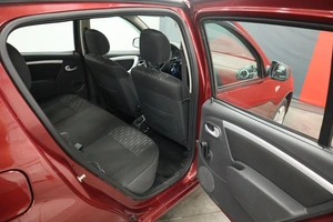 Хэтчбек Renault Sandero 2011 года, 630000 рублей, Курск