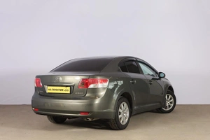 Седан Toyota Avensis 2009 года, 1219000 рублей, Новосибирск