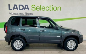 Внедорожник Chevrolet Niva 2017 года, 797000 рублей, Красноярск