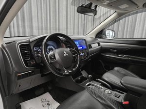 Внедорожник Mitsubishi Outlander 2014 года, 1570000 рублей, Красноярск