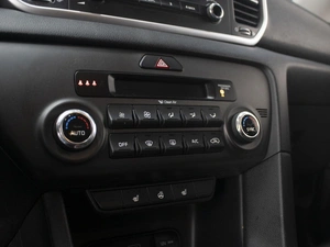 Внедорожник Kia Sportage 2019 года, 1960000 рублей, Омск