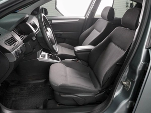 Седан Opel Astra 2011 года, 699000 рублей, Воронеж