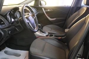 Хетчбэк Opel Astra 2012 года, 829000 рублей, Омск