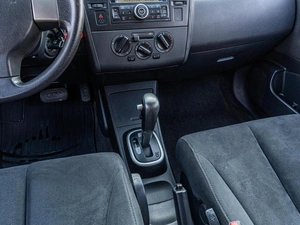 Хетчбэк Nissan Tiida 2009 года, 979000 рублей, Саратов