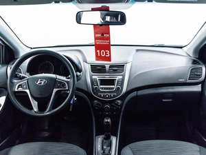 Седан Hyundai Solaris 2015 года, 1035000 рублей, Красноярск