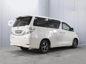 Минивэн Toyota Vellfire 2010 года, 1820000 рублей, Омск