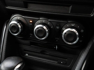 Хетчбэк Mazda Demio 2015 года, 990000 рублей, Краснодар