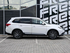 Внедорожник Mitsubishi Outlander 2015 года, 1600000 рублей, Краснодар