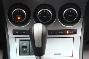 Седан Mazda 3 2009 года, 969000 рублей, Омск