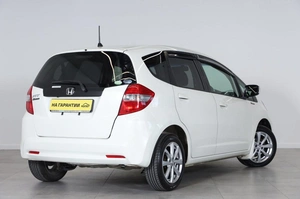 Хетчбэк Honda Fit 2011 года, 839000 рублей, Новосибирск