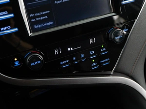 Седан Toyota Camry 2018 года, 2687444 рублей, Москва