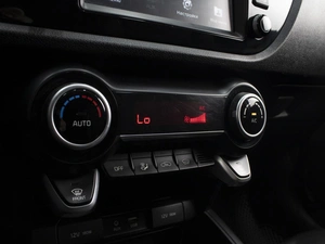 Седан Kia Rio 2020 года, 1450000 рублей, Омск